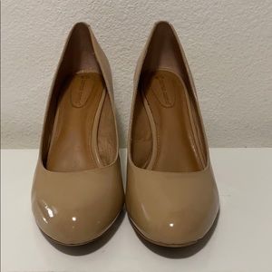Corso como leather patent heel in nude